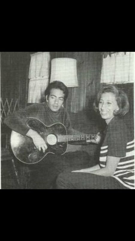 Jayne Posner has two daughters.